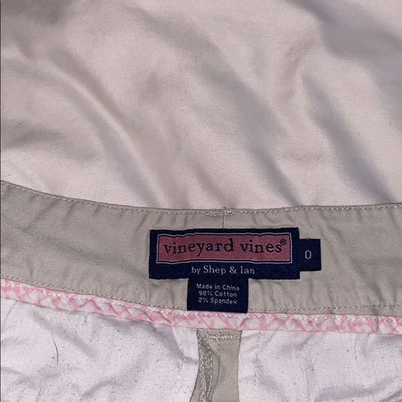 Vineyard vines shorts - Picture 3 of 3